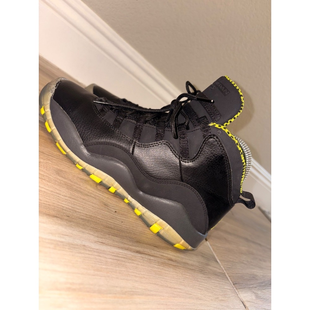 Air Jordan 10 Retro "Venom" Youth 6Y/Women's Size 7.5